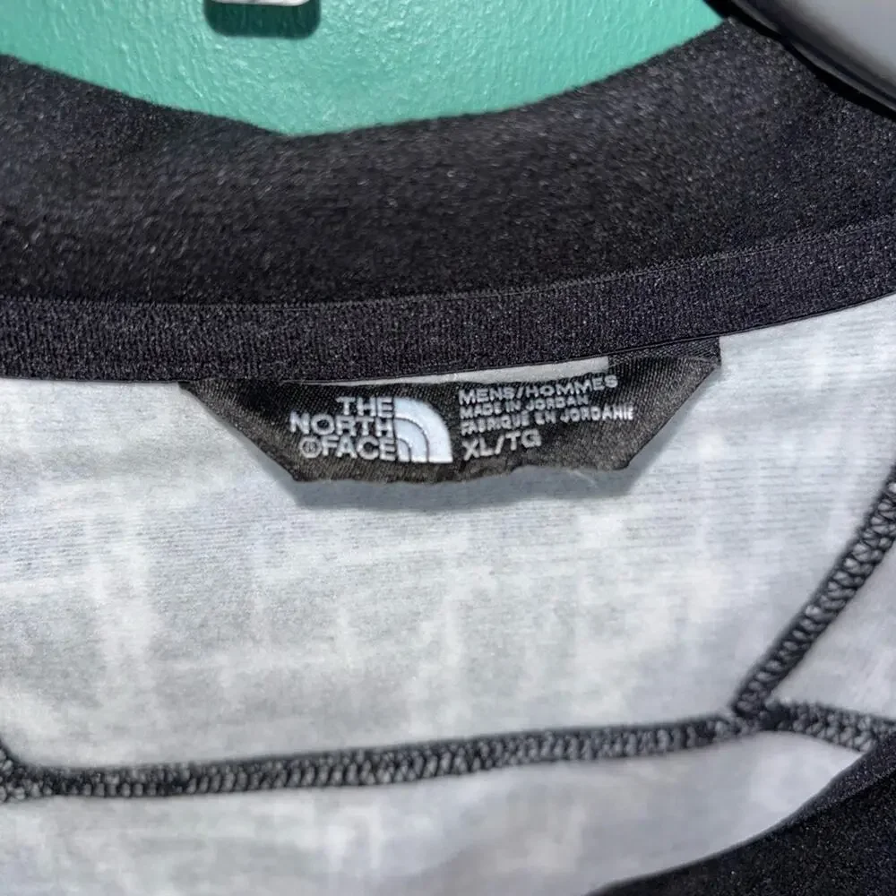 The North Face men’s XL Patterned Pullover excellent condition